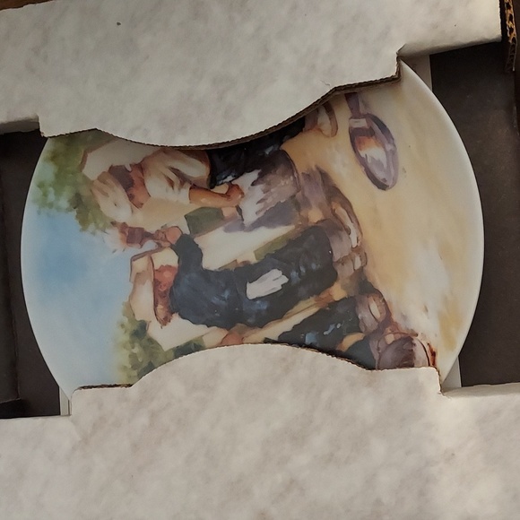 Knowles 1985 "A Coat of Paint" Plate - Picture 12 of 13